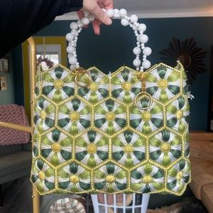 Vintage straw woven handbag